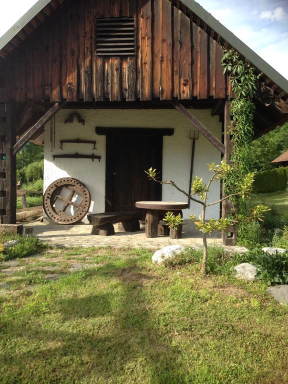 Hotel Gostisce Smuk Križe Exteriér fotografie